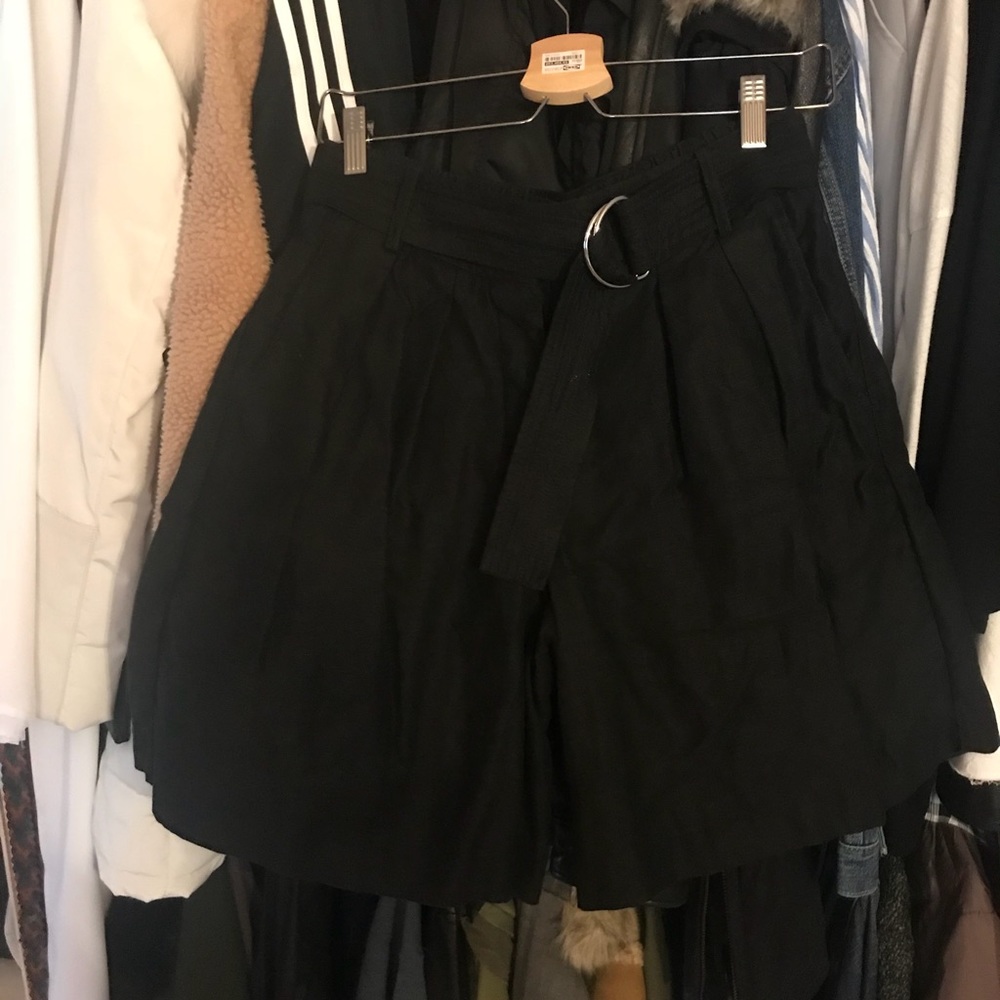 Aritzia Wilfred Linen Shorts With Belt